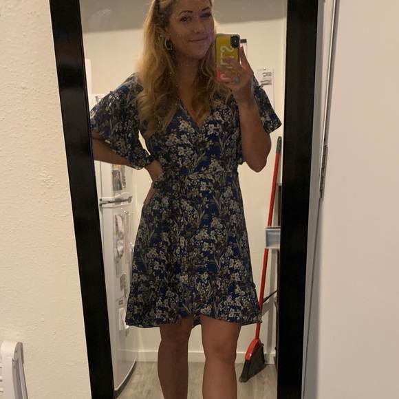 Black and red floral wrap dress by max studio - Picture 7 of 7